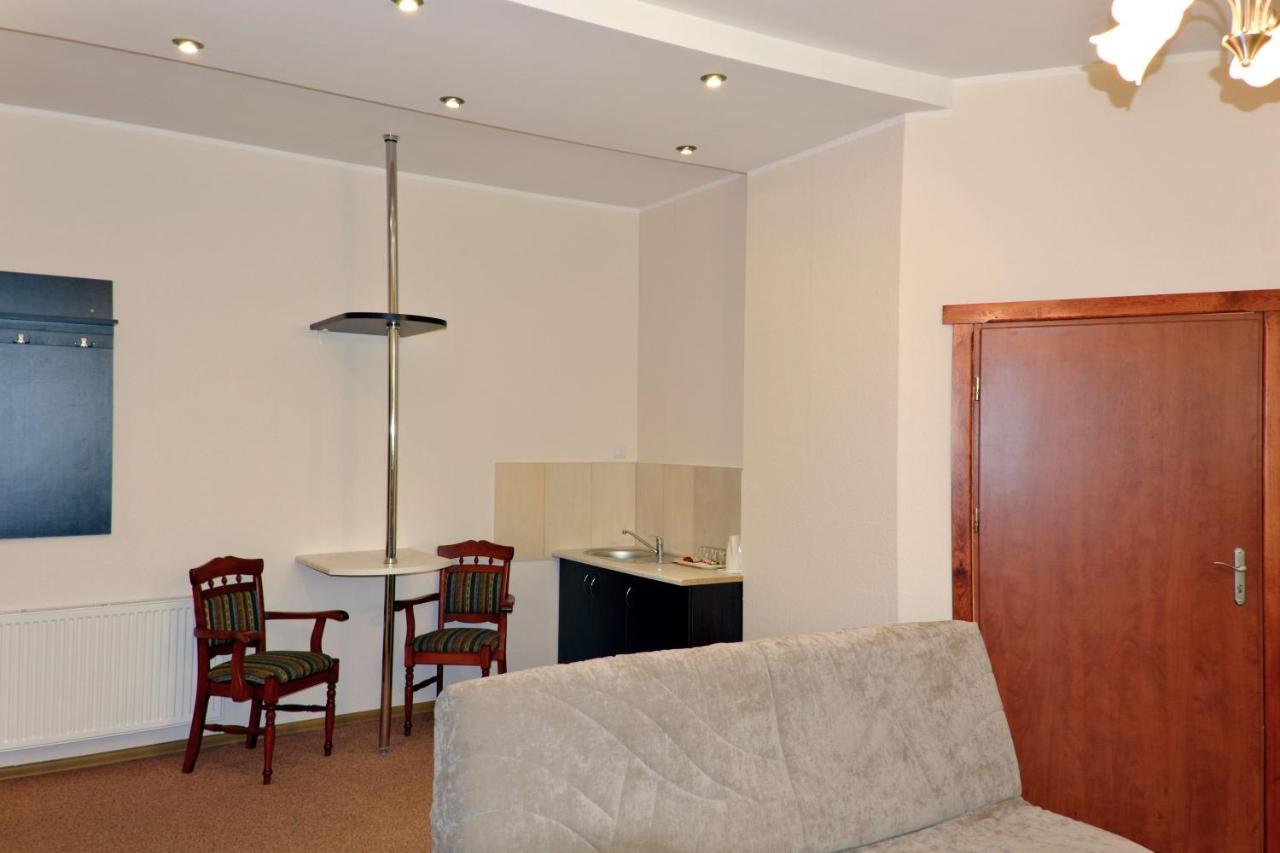Pod Zegarem Privat overnatting *